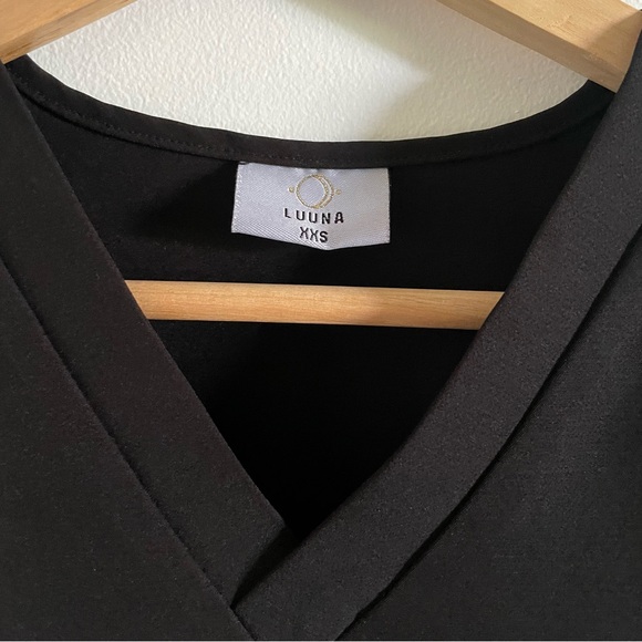 Luuna Astra Scrub Top - Picture 7 of 7